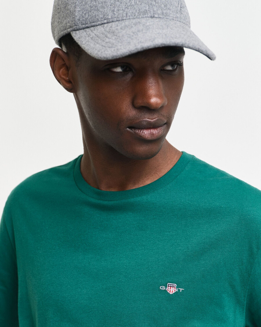 t-shirt con scudo dalla vestibilità regolare - verde foresta intenso