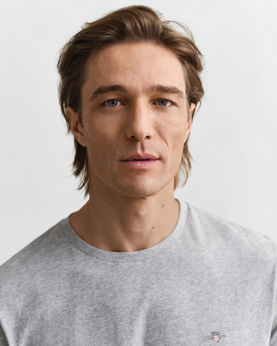 t-shirt con scudo dalla vestibilità regolare - grigio melange