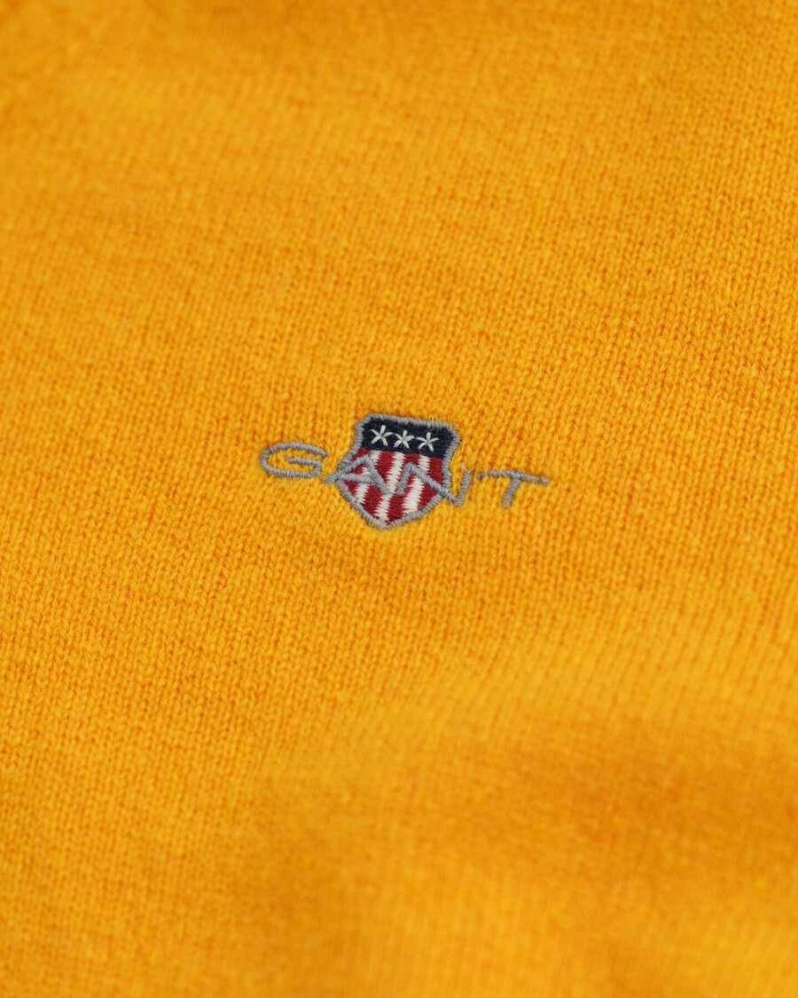 maglione con scollo a v in lana dagnello superfine - lichene giallo
