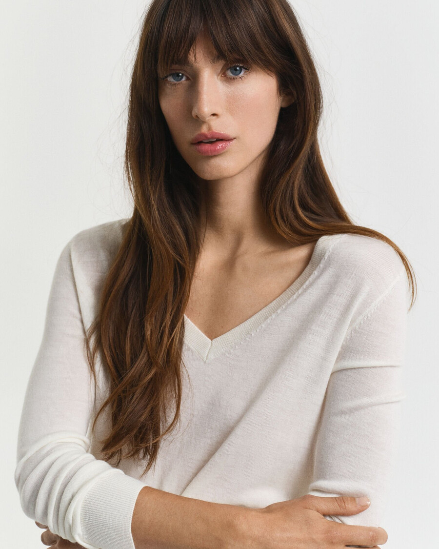 maglione con scollo a v in lana merino extra fine - crema
