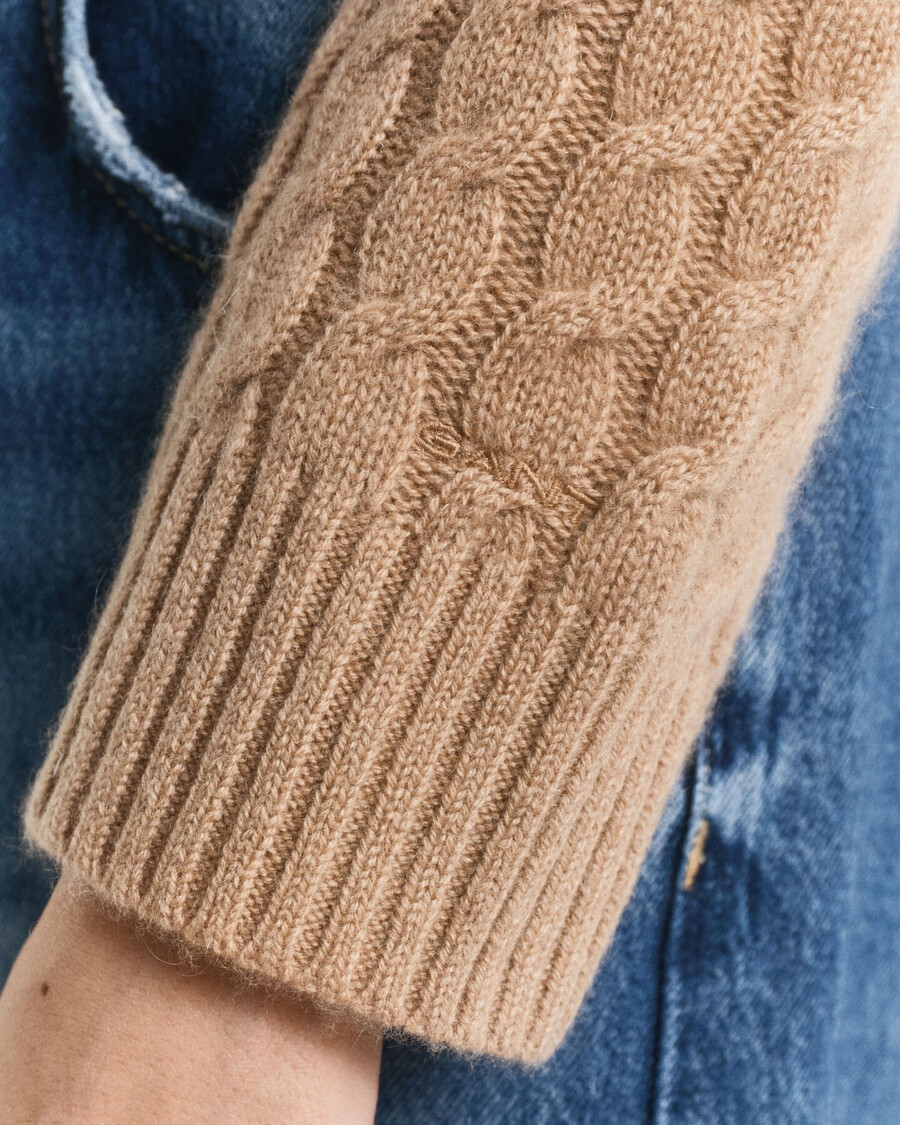 maglione girocollo in cashmere lavorato a maglia a trecce - cachi caldo