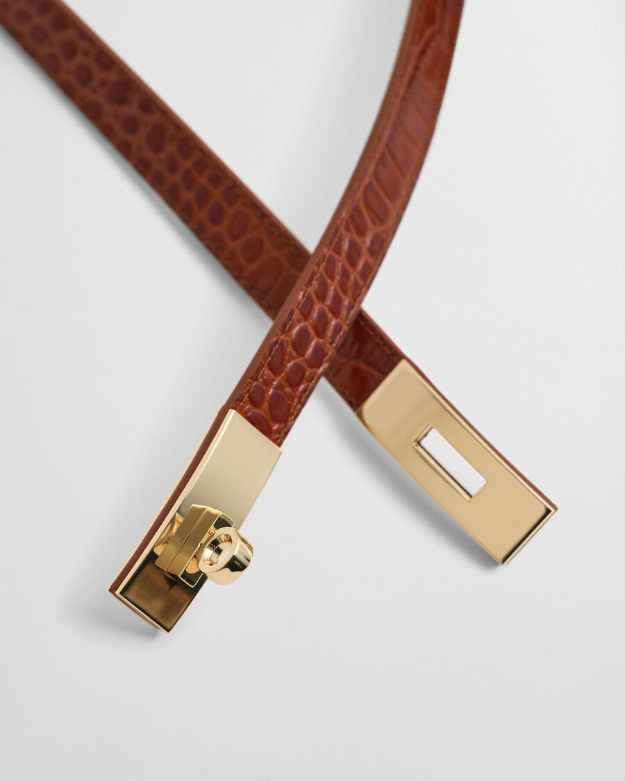 cintura con fibbia turnlock effetto coccodrillo - cognac